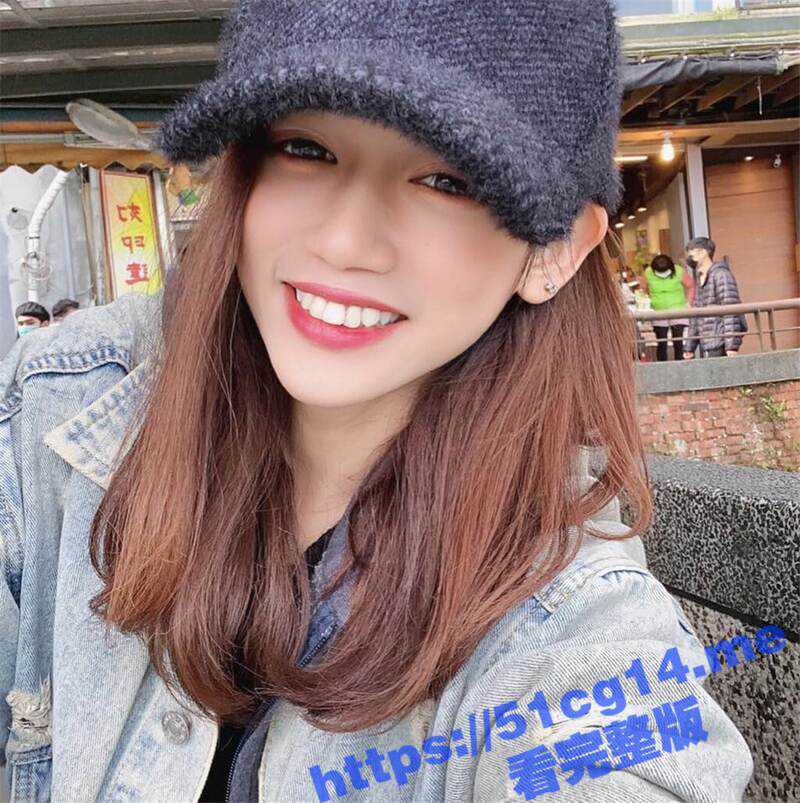 情侣自拍泄密流出 极品高颜值女友 私下就喜欢伺候男友 羞涩对话超精彩 偷偷在房内做爱 - 51吃瓜网-51吃瓜网