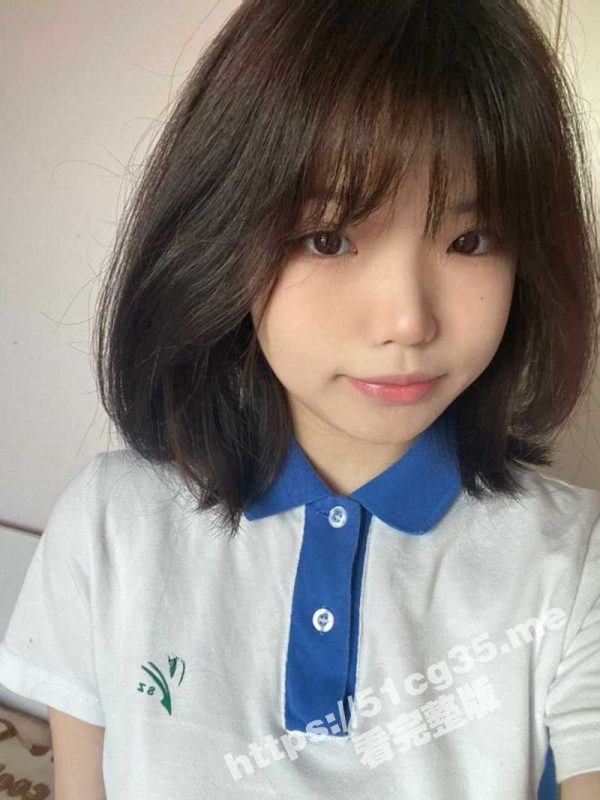 柳州职业技术学院 极品萝莉班花 李慕灵 超嫩的身体和超肥的鲍鱼 被男友按在沙发上猛操的样子太可怜了-51吃瓜网