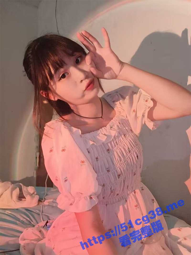 蝴蝶逼职高女学生 反差婊学妹周茜 学习不好念职高 被男友流出视频 蝴蝶逼还很粉嫩 - 51吃瓜网-51吃瓜网