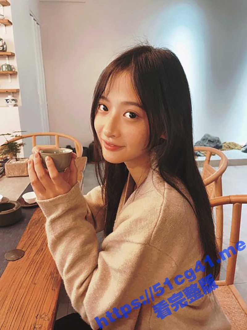 神似李嘉欣的 抖音微博女网红 茂木希子自拍流出 对着镜子展示自己的身材 - 51吃瓜网-51吃瓜网