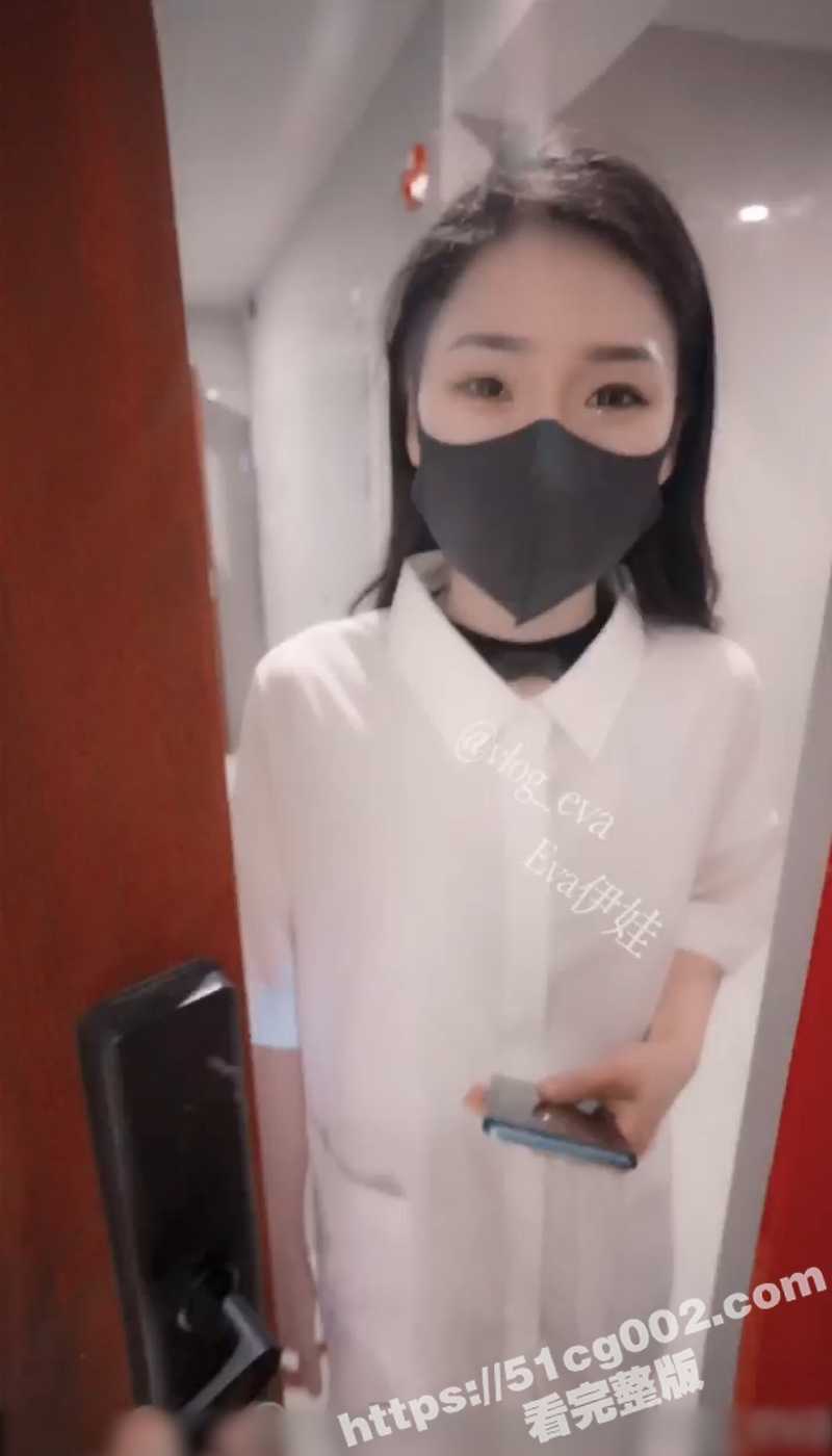 OnlyFans网红 伊娃eva 演绎上邻居家蹭网结果被操 超嫩小穴无套插入！ - 51吃瓜网-51吃瓜网