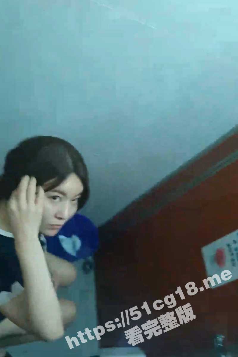 变态厕拍发出声响被美女发现 被吓得音容失色 撕心裂肺的尖叫！ - 51吃瓜网-51吃瓜网