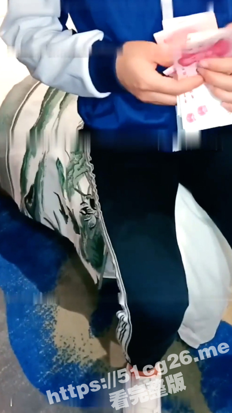破处大神新作 穿着校服的00后妹子要买4999的手机 就用她的处女膜作为交换代价！ - 51吃瓜网-51吃瓜网