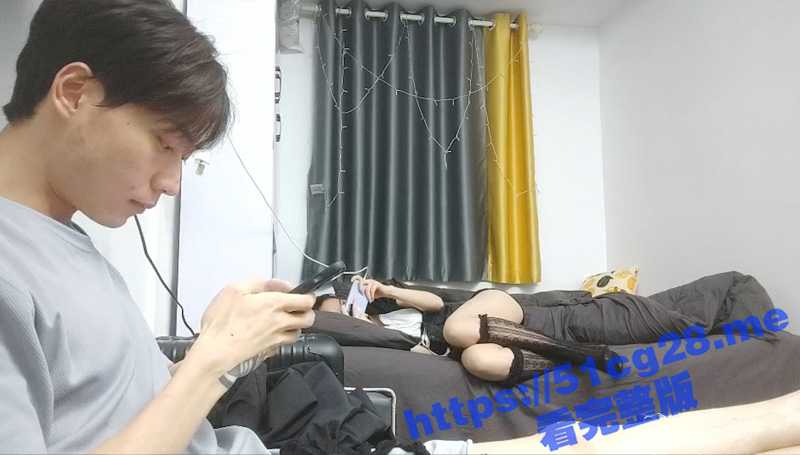 肌肉小帅哥被迫性交 一脸的生无可恋 自己的00后女友却非常欠操 只能提枪上阵 急忙交公粮 - 51吃瓜网-51吃瓜网