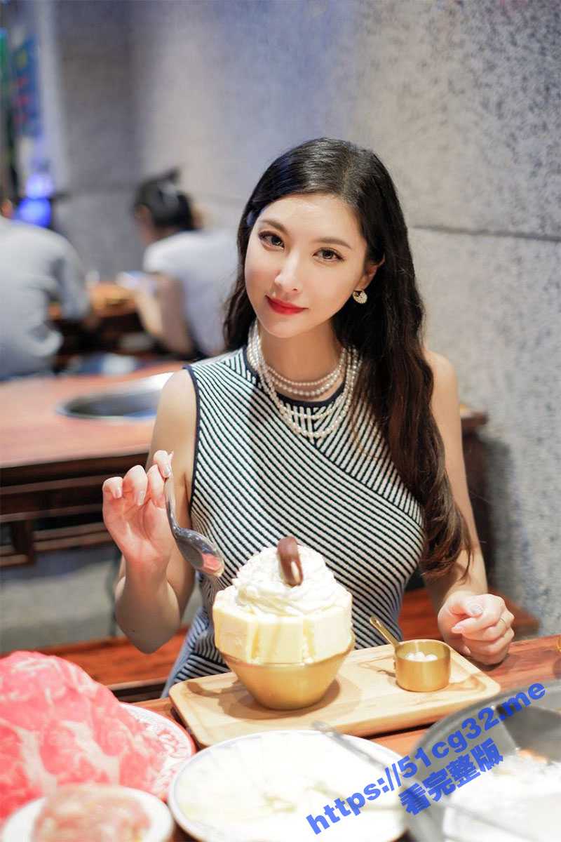 上海性瘾长腿女神 口交起来表情十分淫荡 这就是穷人的女神富二代的精盆 - 51吃瓜网-51吃瓜网