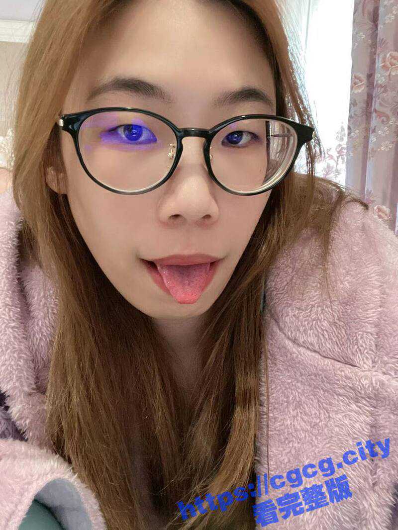 上海华政毕业的眼镜母狗 杨韵怡 老公在外打工 耐不住寂寞跟隔壁老王偷情啪啪！ - 51吃瓜网-51吃瓜网
