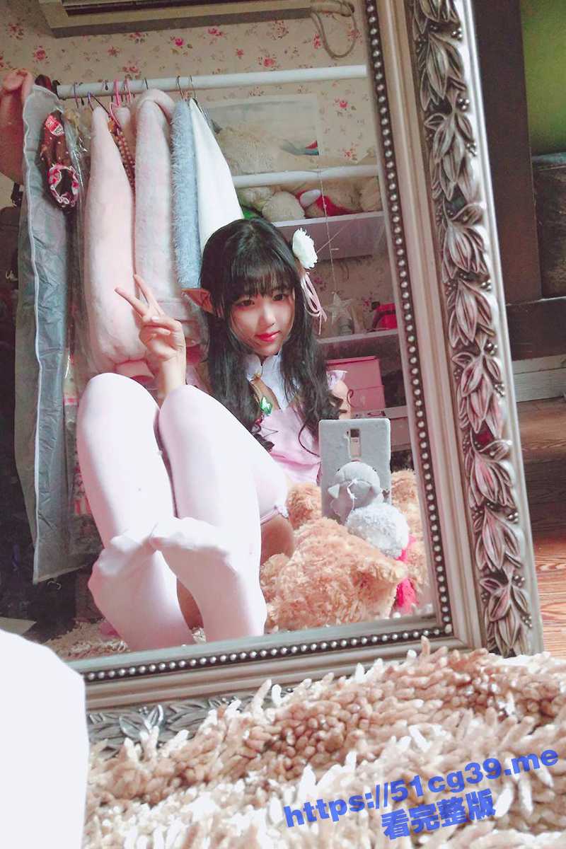 微博极品白嫩萝莉 啪喵少女 大哥定制无码露脸萌系女神JK装 和COS艾米利亚自拍流出 - 51吃瓜网-51吃瓜网