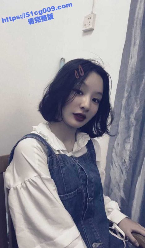 大学时的女同学在军训时就已盯很久 长相清纯的她却也极为淫骚 拍摄大量裸体自慰视频-51吃瓜网