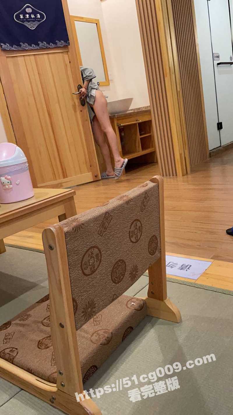 绿帽奴带老婆三人一起泡澡 小母狗被两个人干高潮了六七次 浪叫呻吟声太大了！ - 51吃瓜网-51吃瓜网