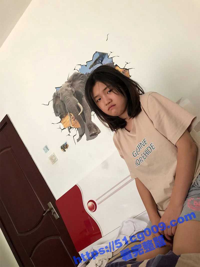 成都交通运输职业学院学生妹 张小岚 和男友啪啪啪视频遭曝光 超级粉嫩的小穴 毛都还没毛都还没长 - 51吃瓜网-51吃瓜网