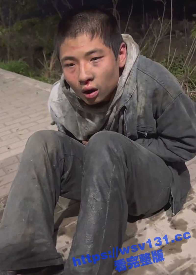 广东汕头澄海 两名年轻小伙进别人家内偷电动车 随后被村民抓到 看样子被揍的不轻！ - 51吃瓜网-51吃瓜网