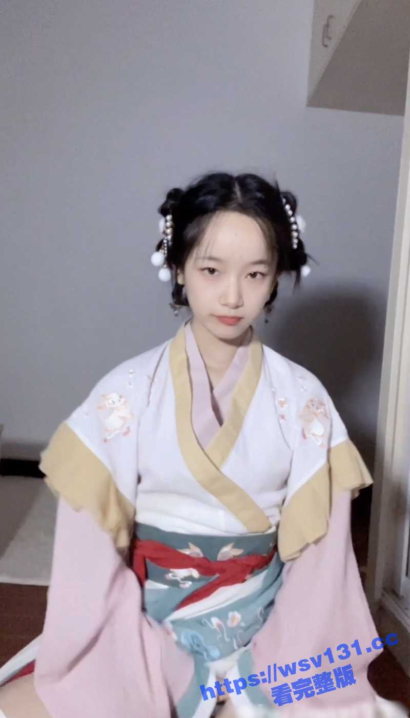 最近爆火的网黄 胡椒籽 在外参加Cosplay聚会后 与粉丝就近找厕所便开炮！口活后入啪啪一条龙！ - 51吃瓜网-51吃瓜网