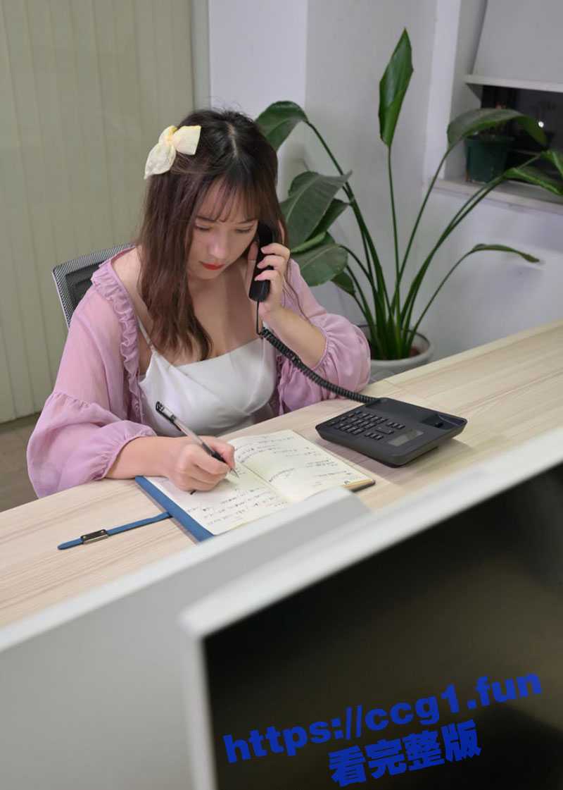 童颜巨乳的顶级嫩模 小唯 先拍摄私房照 然后与摄影师啪啪 鲜嫩可口 无套爆操！ - 51吃瓜网-51吃瓜网