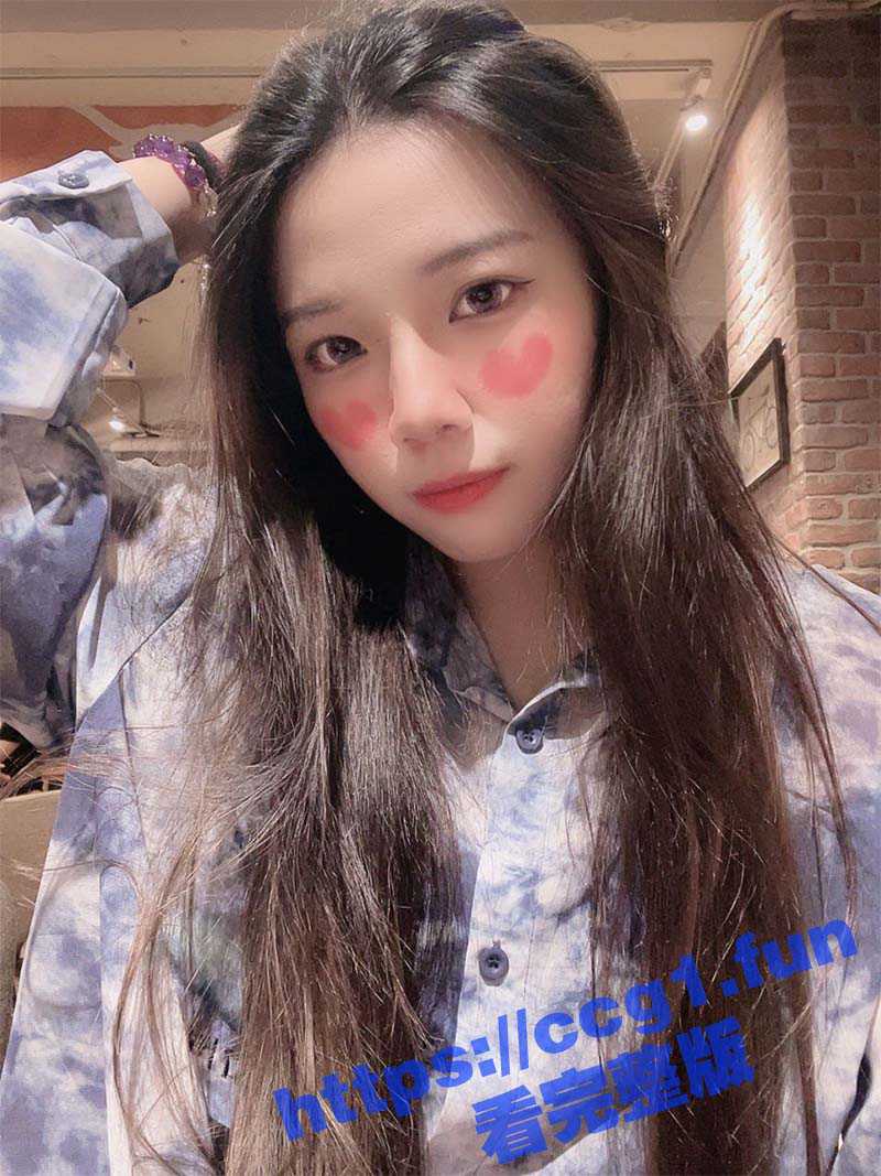 台湾情侣视频泄密 有点婴儿肥的大眼台妹私密视频被渣男曝光 乳晕和小穴还是那么粉嫩呢！ - 51吃瓜网-51吃瓜网