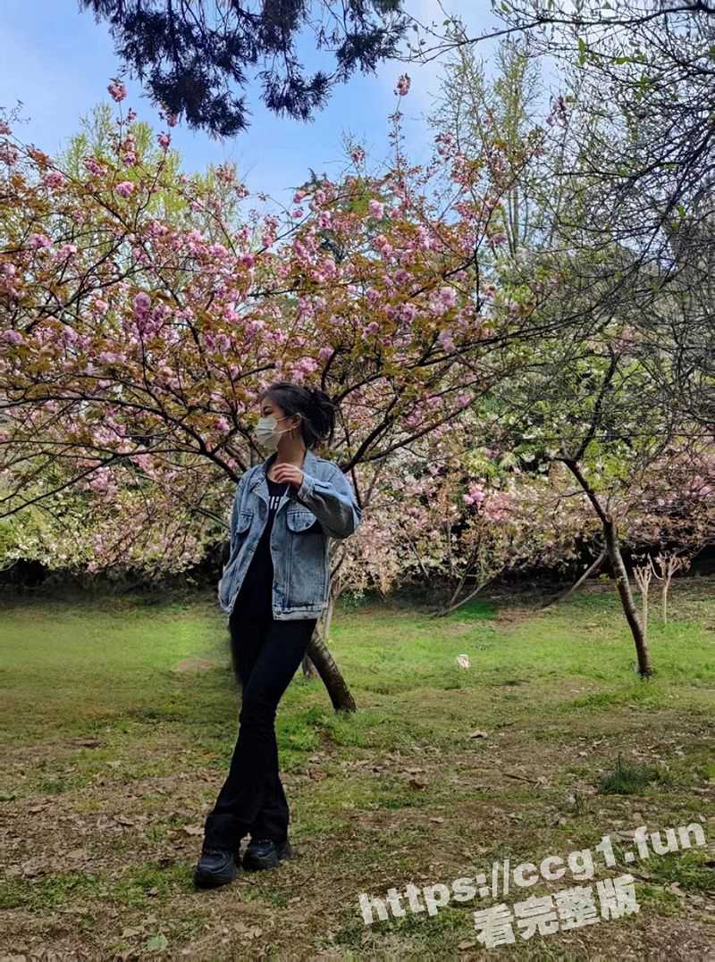 武汉已婚少妇 背着老公与情夫裸聊 谁知情夫转手就将裸聊录屏进行贩卖 - 51吃瓜网-51吃瓜网