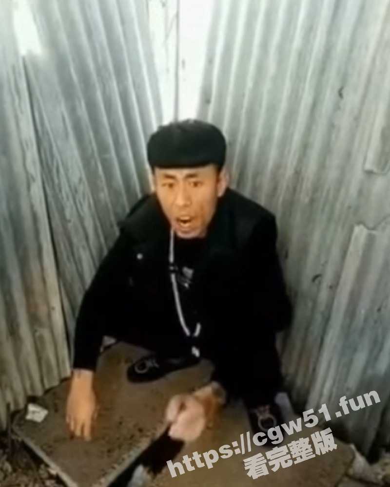 重温经典战役！吃播界鼻祖天花板老八 天眼一开法力无边 直接在茅厕吃粑粑吹牛逼 恶心重口 慎入！ - 51吃瓜网-51吃瓜网