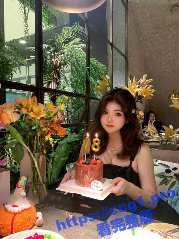 微胖婴儿肥母狗 特别的骚口交技术绝对一流 惨遭前男友报复流出 看她的眼神是多么渴望精液的滋润-51吃瓜网