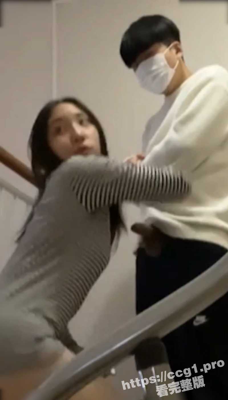 课间老师的性关怀 美女教师课间偷偷带学生到走廊 满足自己的性欲望！ - 51吃瓜网-51吃瓜网