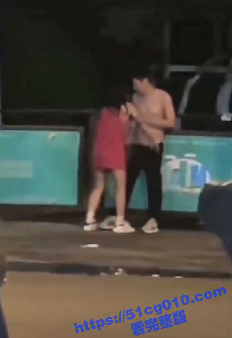 万达金街惊现站街女“吹一下吗 今天还没开张 只要50”男子欲拒还迎！ - 51吃瓜网-51吃瓜网