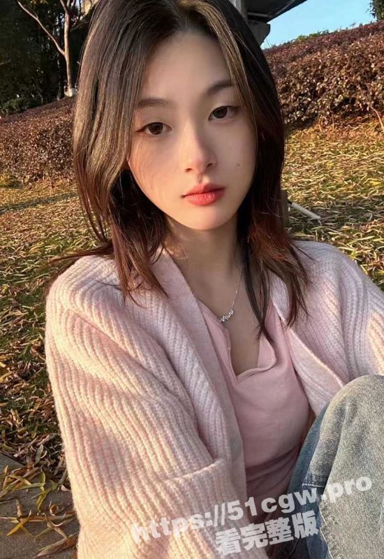 极品美少妇婚后仍与前任藕断丝连 老公发现手机里的吃鸡性爱视频 还是在自家大床上 一怒之下将其全网曝光！-51吃瓜网