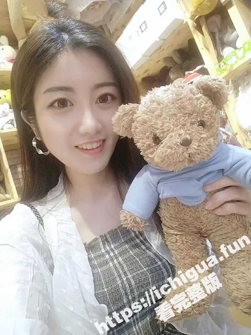济南小学教师 李雪梨 为人师婊 背着老公出轨约炮 不雅视频被流出 这反差老师 穿着各种情趣内衣被操！ - 51吃瓜网-51吃瓜网