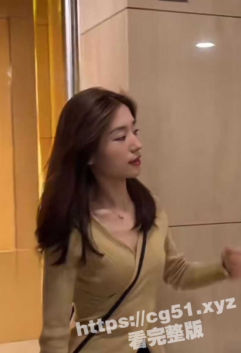 王者级小母狗调教！小美女被用扩阴器打开骚逼 然后被直接尿在骚逼里 彻底成为厕奴肉便器！ - 51吃瓜网-51吃瓜网