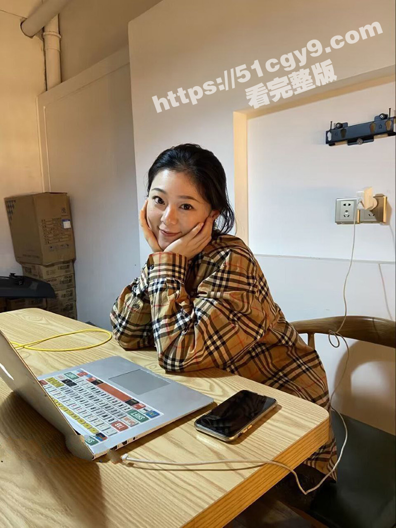 中铁三建领导潜规则女下属被曝光 从暧昧缠绵到深情口交吞精 性感尤物终究是错付了！ - 51吃瓜网-51吃瓜网
