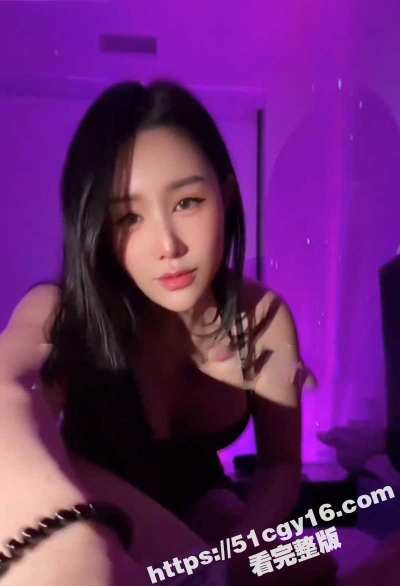 推特绿帽淫妻 汐梦瑶 三周年作品！出轨单男时与绿帽老公视频通话被内射! 对白超级淫荡！ - 51吃瓜网-51吃瓜网