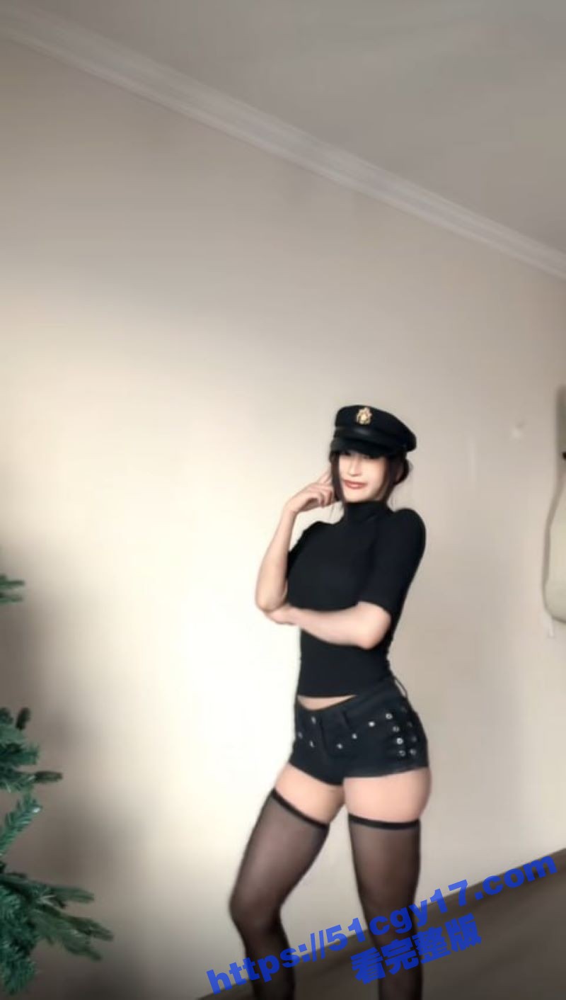 抖音10万粉网红 小张不在家 线下援交视频泄密 道具自慰无套内射 胸前纹身实锤无疑！ - 51吃瓜网-51吃瓜网