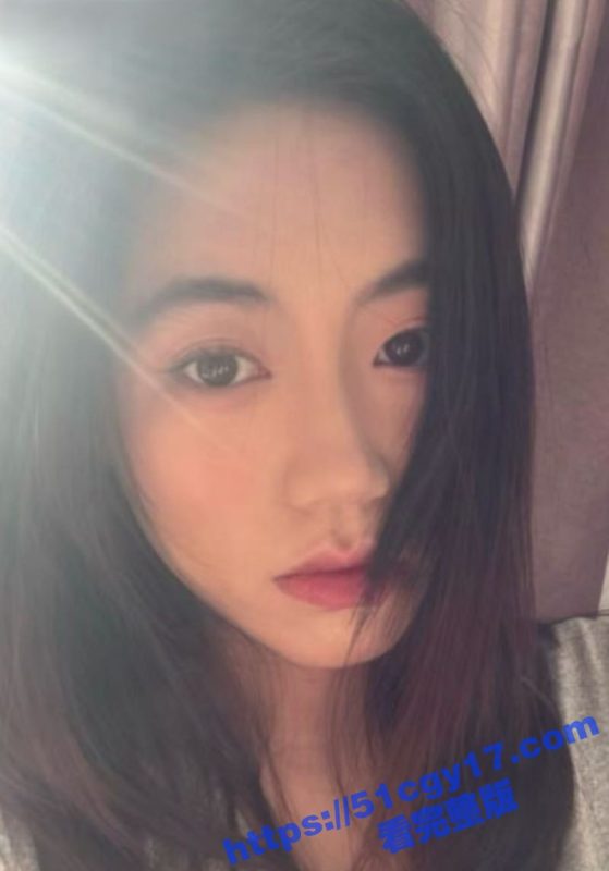 南京女财务 陈琳 性爱视频惨遭泄密 豪华巨乳在镜头前晃动 从端庄人妻到放荡母狗的强烈转变！-51吃瓜网