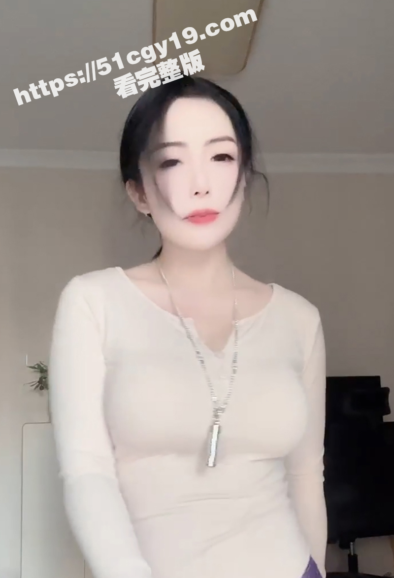 快手网红少妇 苏苏 被曝线下卖裸舞淫片 韵味十足的极品少妇 各种黑丝情趣撅腚露穴！ - 51吃瓜网-51吃瓜网