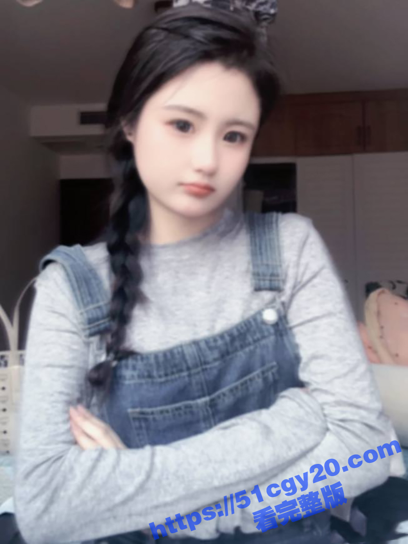 青岛清纯小美女 被渣男网络招聘模特套路 脱光光自慰 表情还挺到位的 妥妥的反差骚鸡！ - 51吃瓜网-51吃瓜网