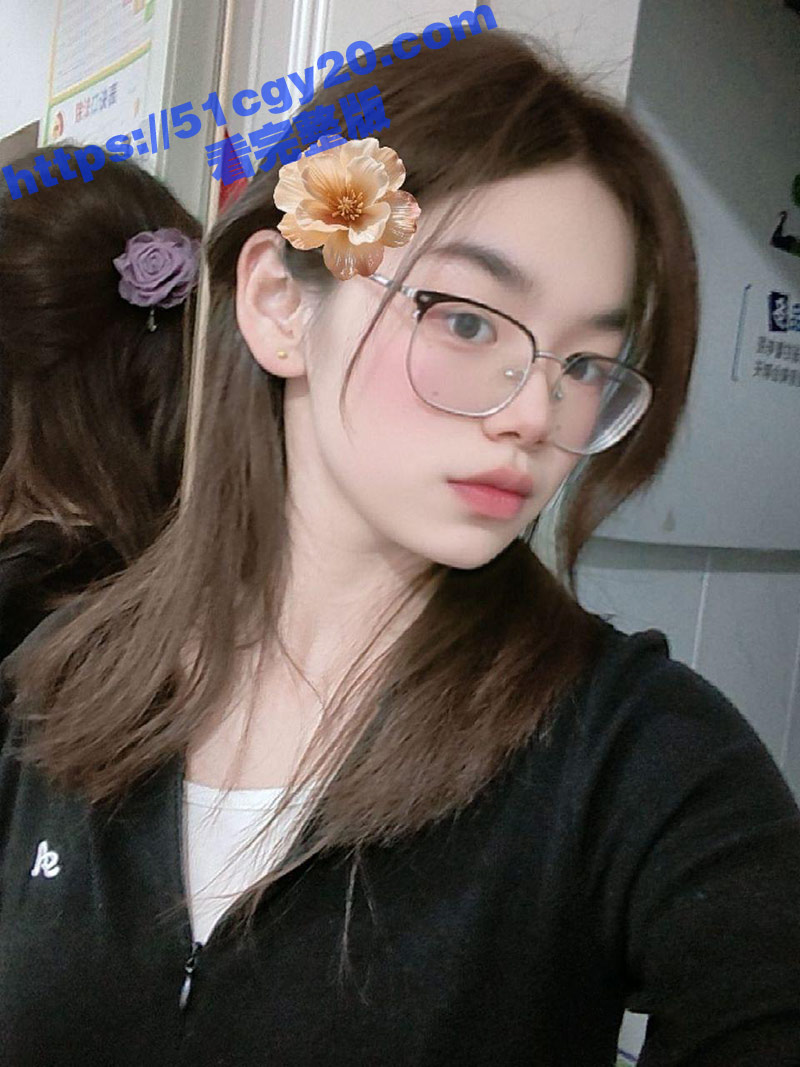 江苏盐城学生妹 陈金瑶 第二弹 眼镜婊钢笔插逼超骚自慰 这逆天大黑逼一看就没少挨操！ - 51吃瓜网-51吃瓜网