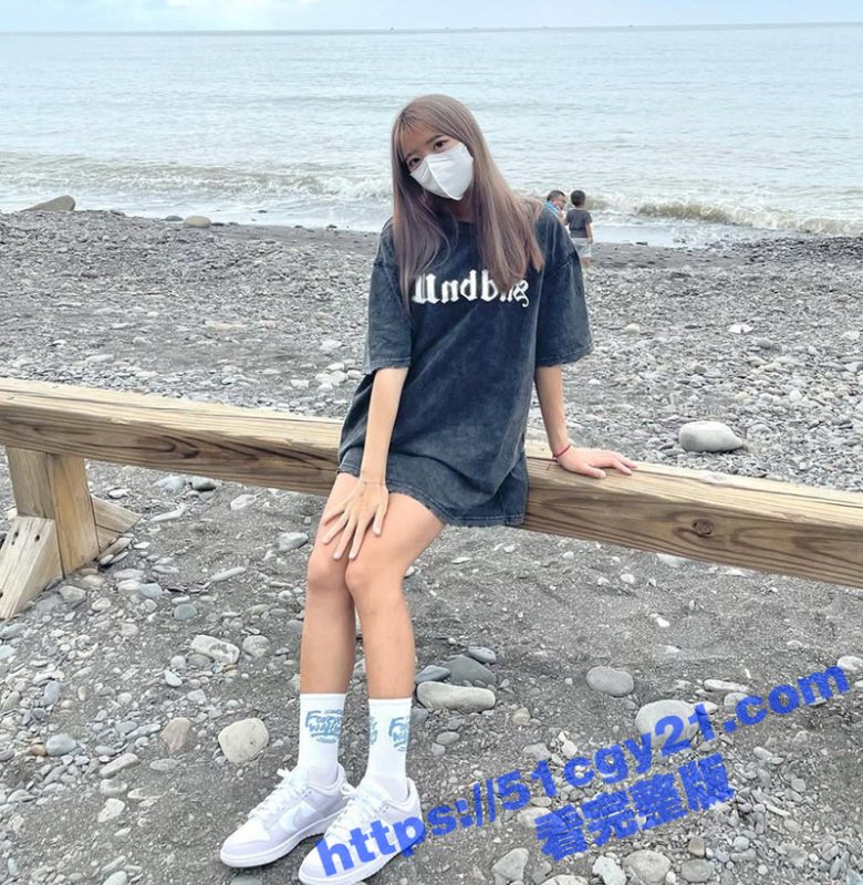 IG超可爱齐刘海网红 资婷 与前男友做爱口交视频不慎流出 大奶子又白又嫩极度诱人！-51吃瓜网