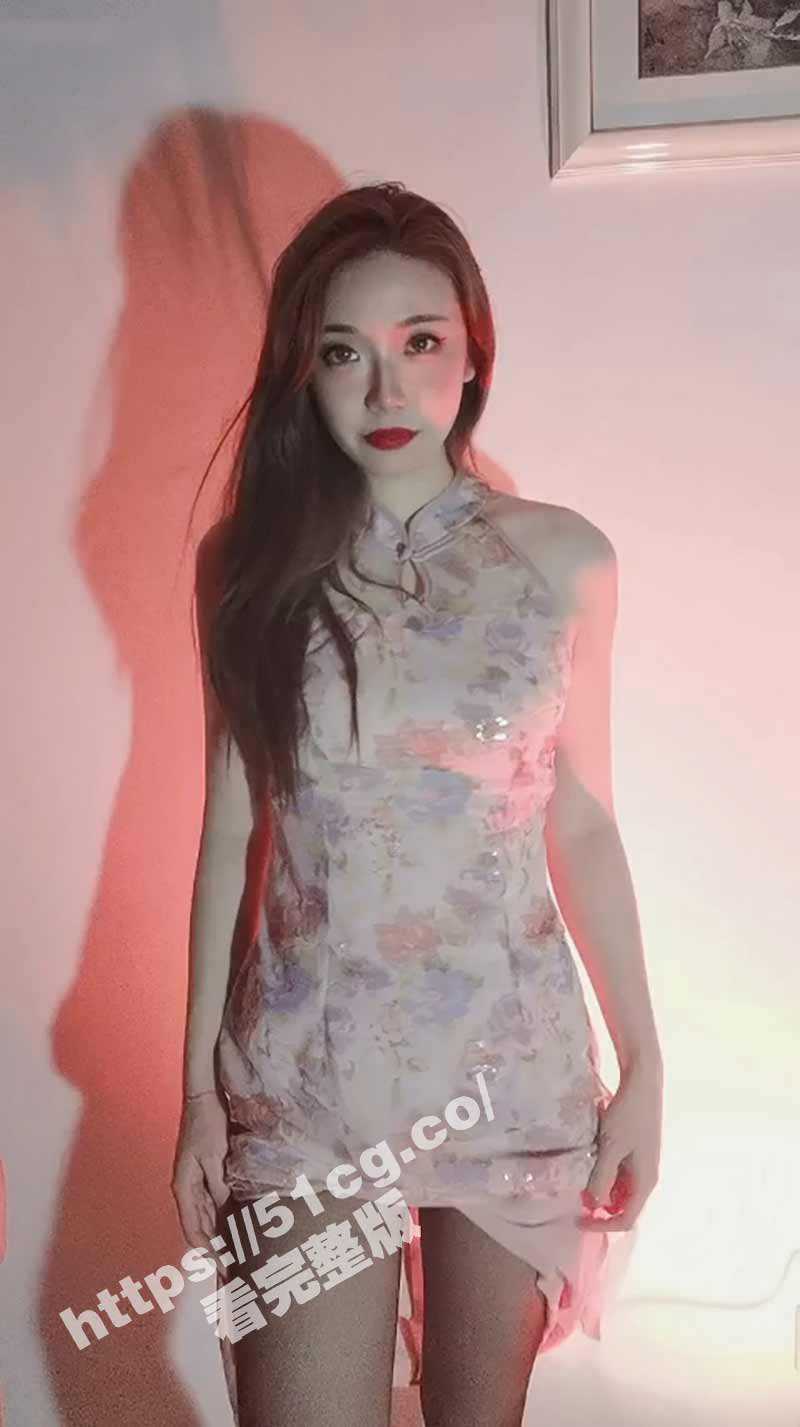 女神奶瓶 露脸定制 旗袍揉奶扣逼 奶牛情趣内衣套 自慰娇喘求草 - 51吃瓜网-51吃瓜网