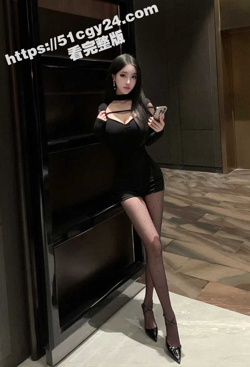 绝美气质女神约炮视频被疯传 酒店3P群交淫叫销魂 穿开档情趣内衣被后入狂操 尺度炸裂！ - 51吃瓜网-51吃瓜网