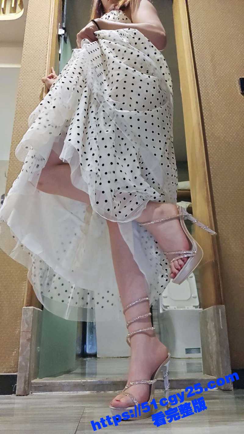 51原创狂情哥哥 带妹妹出门游玩抵达酒店后 妹妹逼痒难耐主动给哥哥足交口交 后入爆操精液射满肥臀！ - 51吃瓜网-51吃瓜网