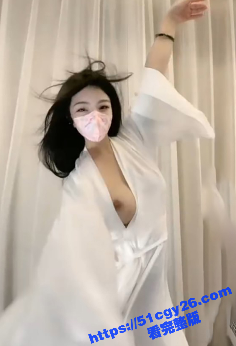 绝色美女主播 在国外平台跳国风裸舞捞金 故意露出极品美乳与多毛小穴！ - 51吃瓜网-51吃瓜网