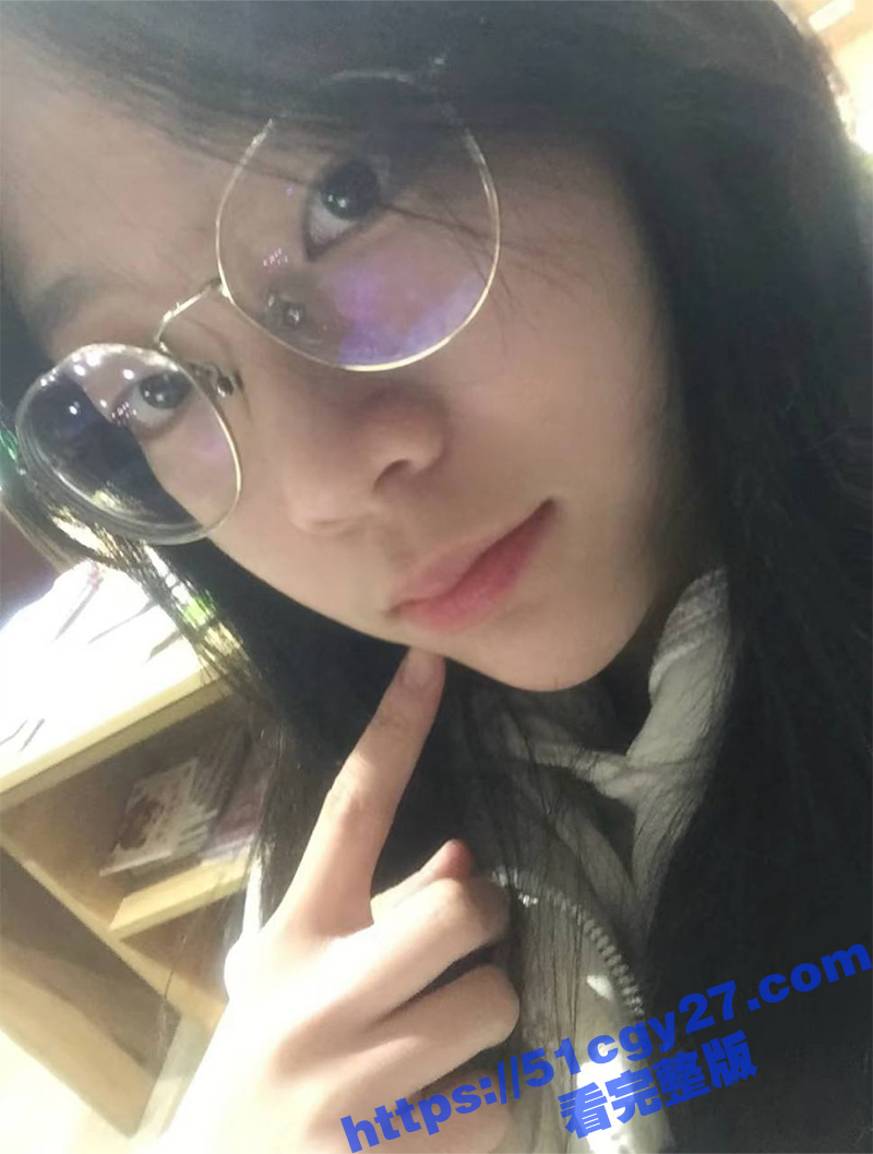 反差眼镜婊学生妹 私拍自慰视频曝光 道具插逼手指抠逼呻吟甜美撩人 乖乖女母狗本性大曝光！ - 51吃瓜网-51吃瓜网