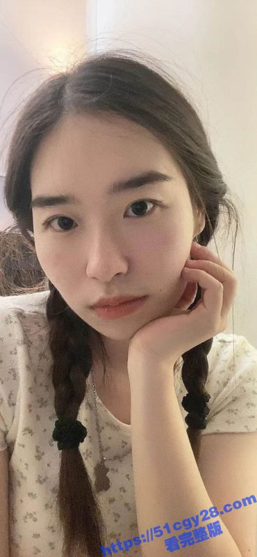 内蒙古乌兰浩特 张雪萌 人人可操的公交车曾约炮20多人 舔奶啪啪内射画面曝光 极度淫靡！-51吃瓜网