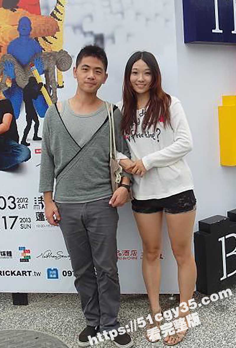 超美人妻背着老公偷情纹身小伙 出轨视频惨遭曝光 淫骚舔屌无套骑乘 全程露脸骚劲十足！ - 51吃瓜网-51吃瓜网