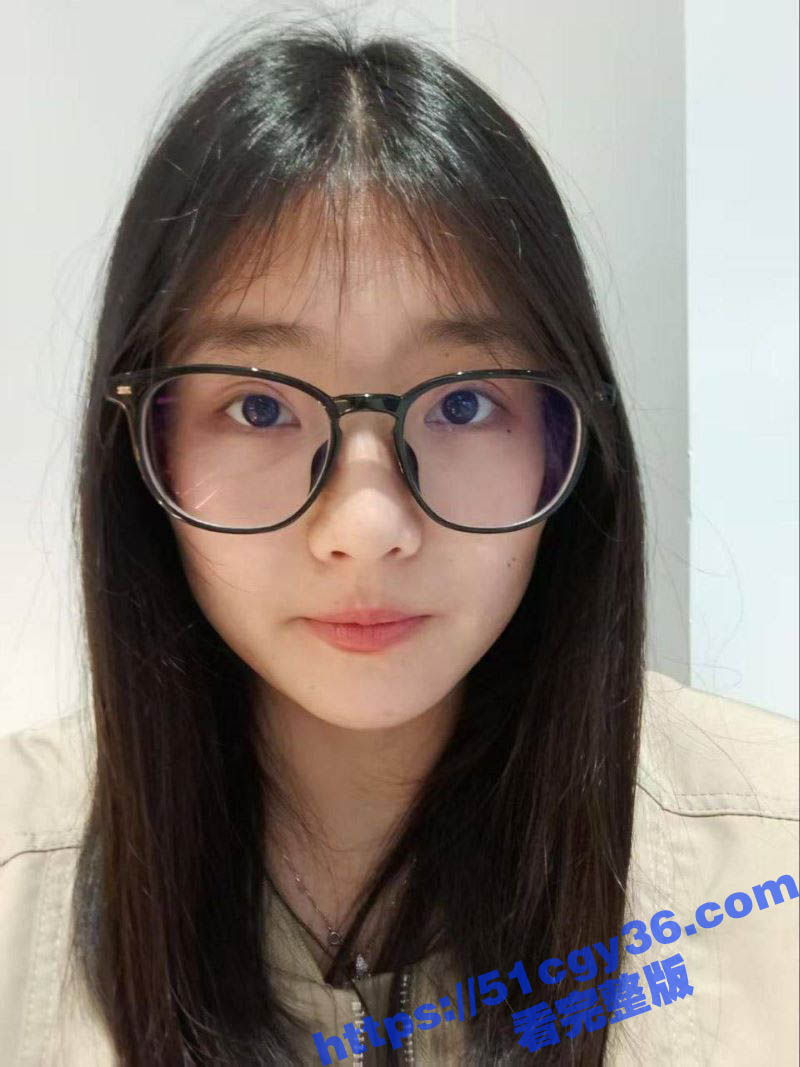 台湾高颜值反差眼镜婊 刚入职遭上司潜规则 嫩穴被干到白浆直流 特写镜头清晰可见！ - 51吃瓜网-51吃瓜网
