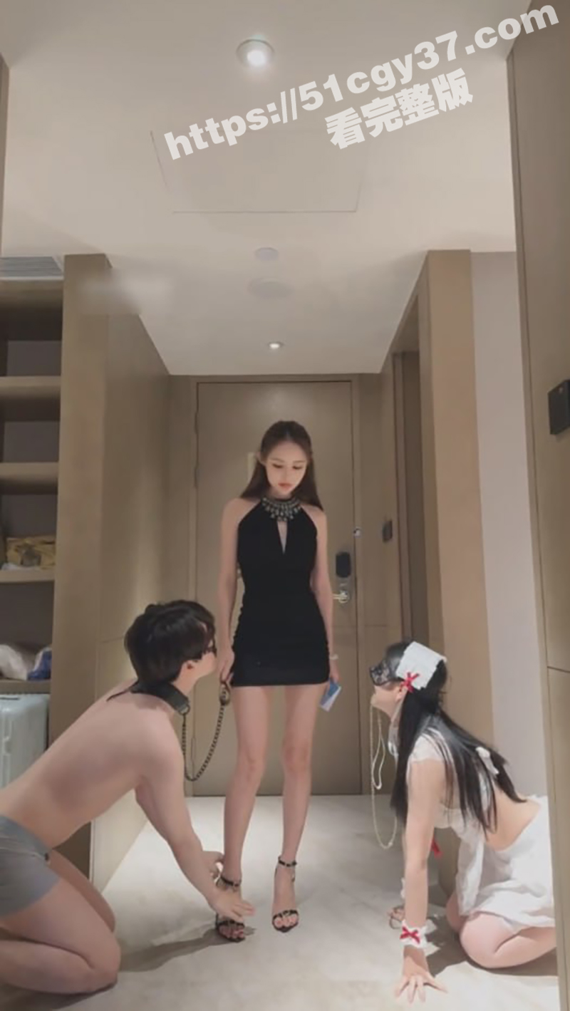 极品御姐调教高颜值情侣 日常伺候主人下班 用舌头帮主人清理身体 各种调教玩弄属实炸裂！ - 51吃瓜网-51吃瓜网