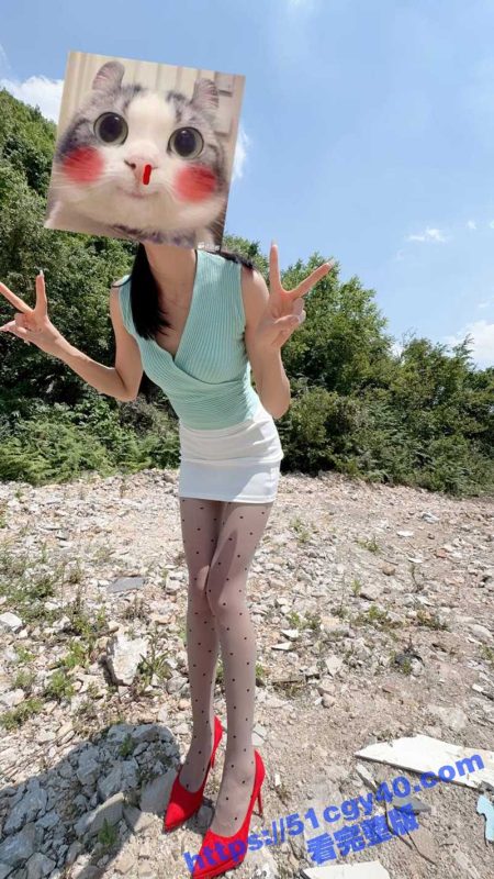 51原创小姨子的秘密 小姨子顶着烈日在工地为姐夫足交 姐夫后备箱舔逼爆操内射小姨子！-51吃瓜网