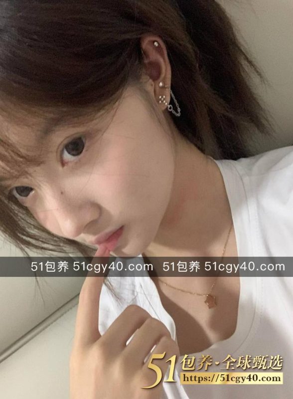 51包养 高端外围 | W2GY061801 贵阳处女 初中在校妹妹 听话懂事 大眼睛 可可爱爱 质量保真 假一罚十-51吃瓜网