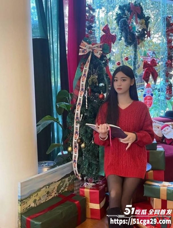 北海职业学院大四骚鸡 何丽芳 性爱视频流出 吵架后约炮友玩内射 复合再让男友无套狂欢！-51吃瓜网