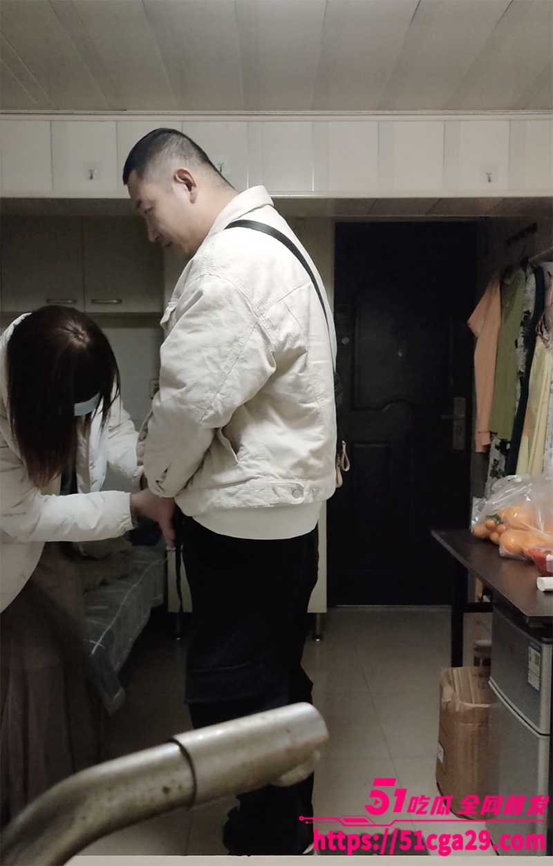 南京红姐事件之秒射哥 红大爷刚给口硬 掀裙撅臀准备大干一场 哥们竟然不到一分钟就射了？ - 51吃瓜网-51吃瓜网