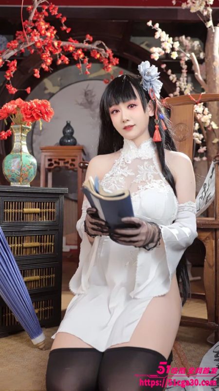 童颜巨乳福利姬 阿雪雪 逸仙旗袍写真 雪白双峰诱人无比 雾气中身姿更显妩媚！-51吃瓜网