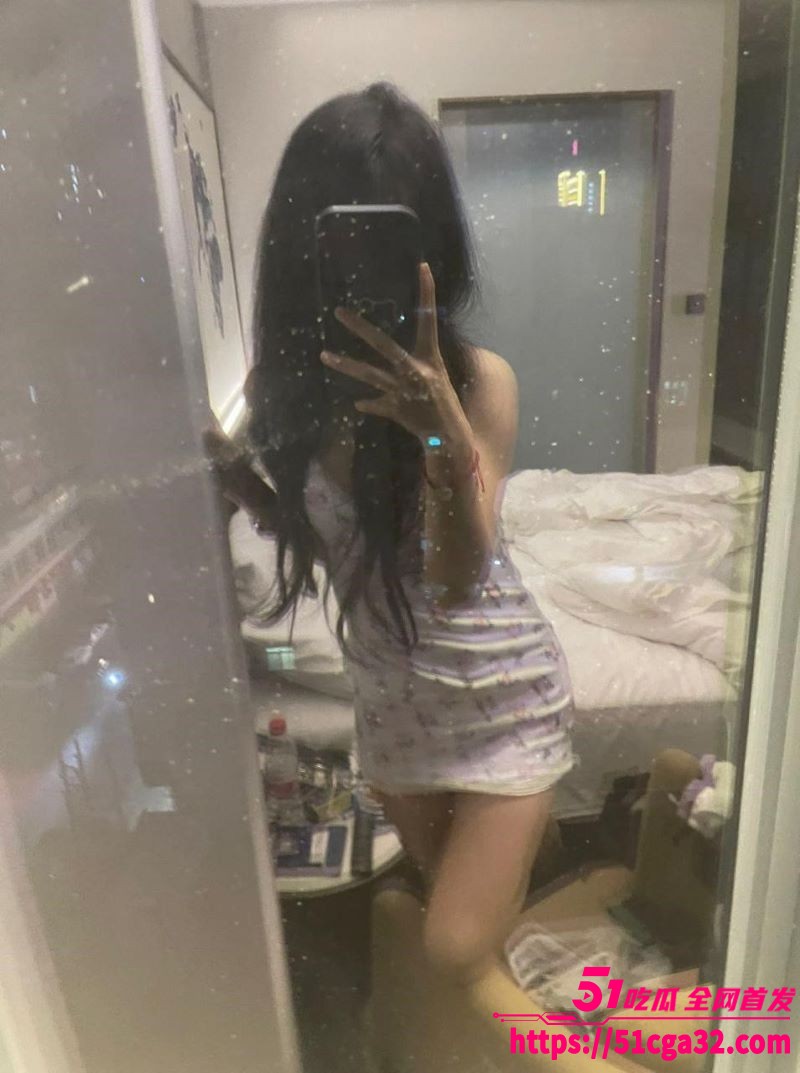 纯情女大学生私下自拍献炮友 酒店被大叔狂操后入 啪啪声混杂她的骚浪的呻吟 兼职令人血脉喷张！ - 51吃瓜网-51吃瓜网