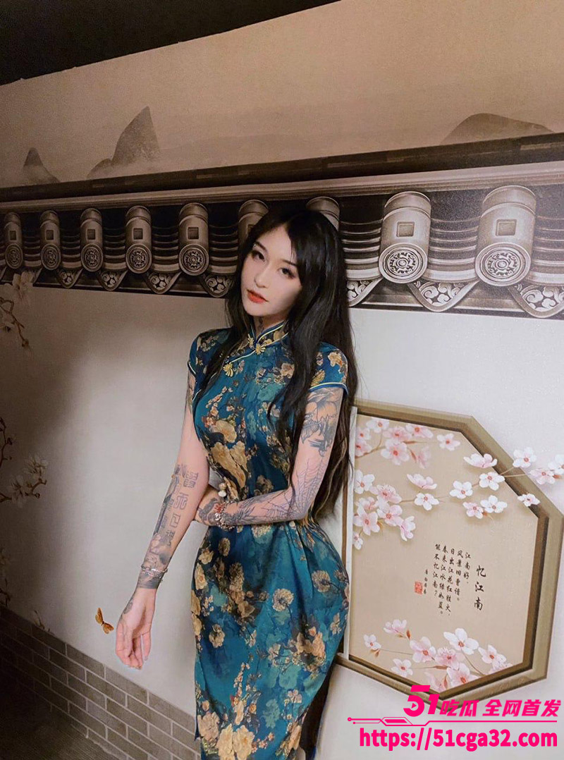 抖音极品网红 九条南无 7月最新福利视频被曝光 娴熟玩转吸奶器 多种道具插逼自慰 视觉冲击力拉满！ - 51吃瓜网-51吃瓜网